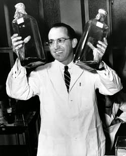 1955年的沙克（Jonas Edward Salk）。 圖片來源：wiki
