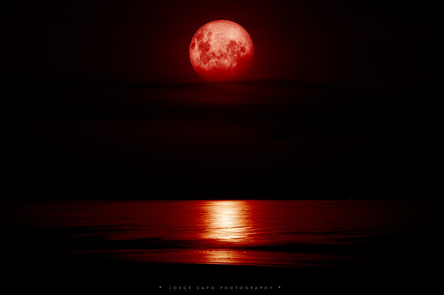 4 blood moon by Jorge Capo on 500px